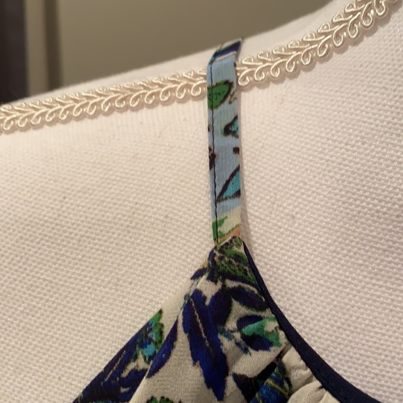 SLNY floral Dress wore once - Picture 4 of 8